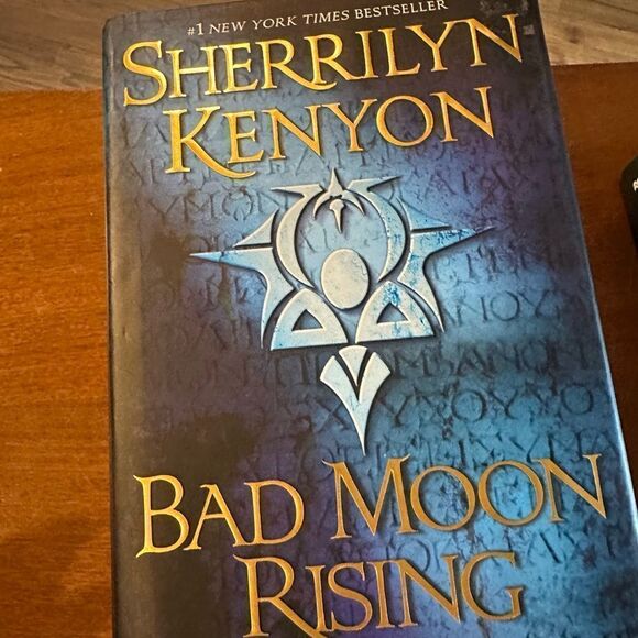 Bad Moon Rising: Book 17 A Dark-Hunter Novel by Kenyon, Sherrilyn - Picture 2 of 9